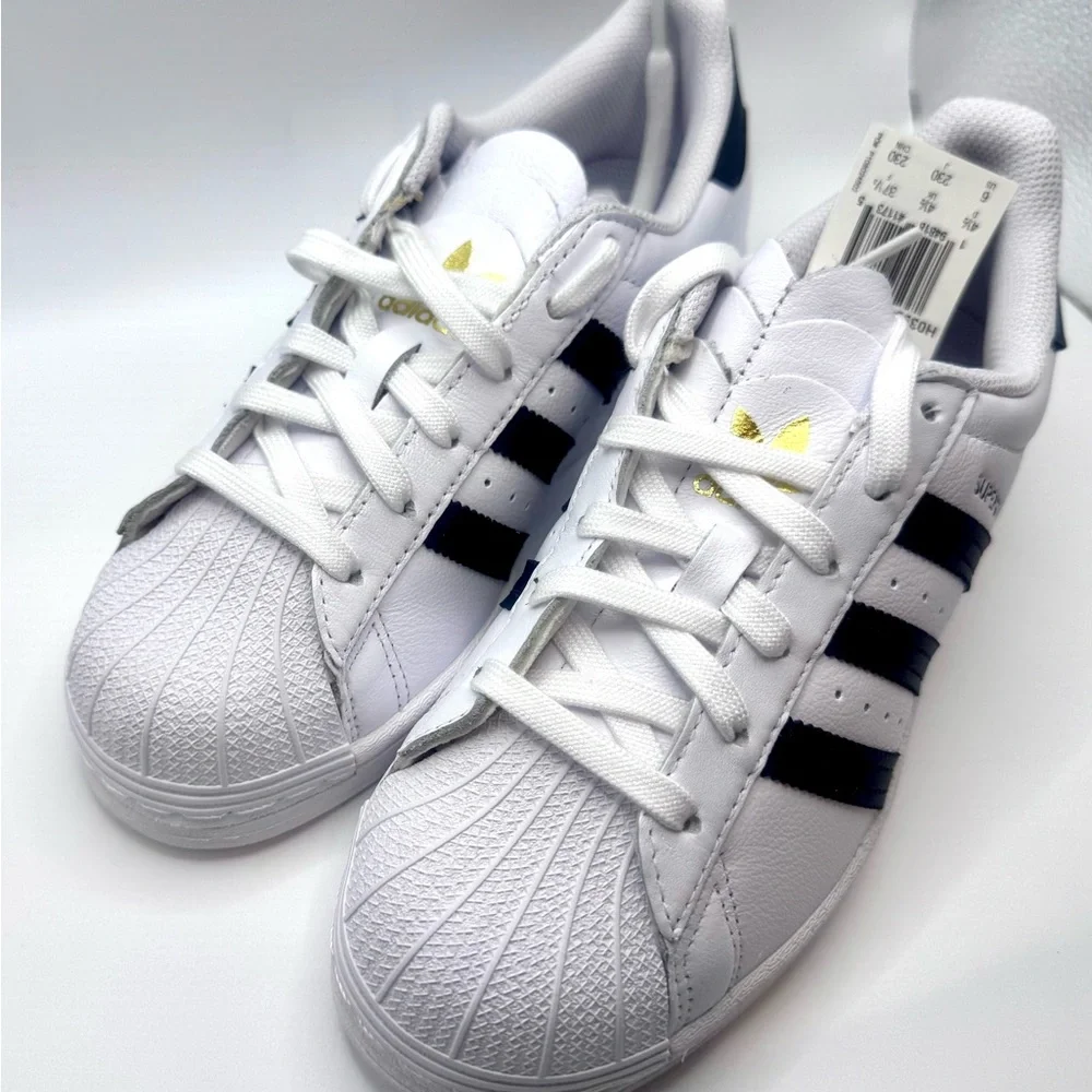Women’s Adidas Superstar Classic Shell Toe Sneakers! NIB!!! - Picture 3 of 6